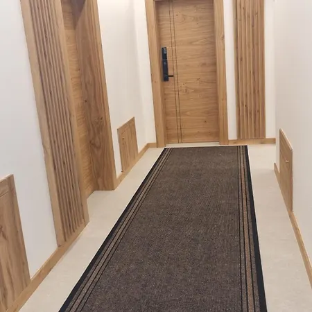 506 Zlatni Javor Lejlighedshotel 4*