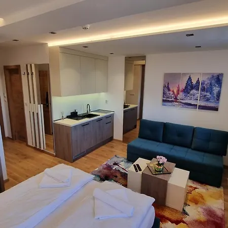 506 Zlatni Javor Lejlighedshotel 4*